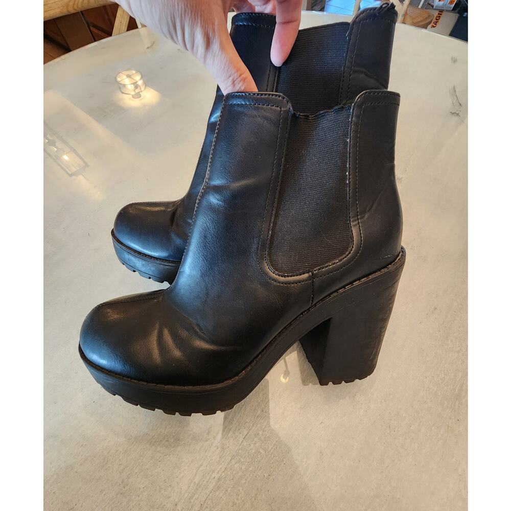 Divided H & M Women's Black Pull On Chunky Heel Ankle Booties SZ 9.5 - Picture 5 of 8